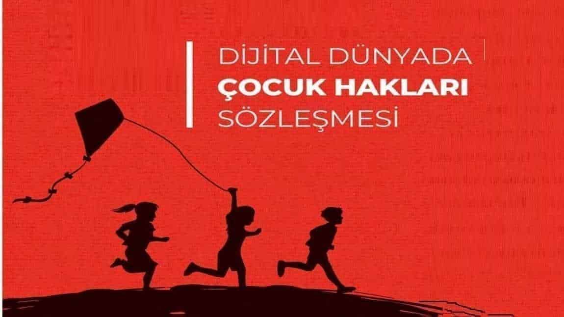 VELİLERİMİZE DİJİTAL DÜNYADA ÇOCUK HAKLARI SÖZLEŞMESİ BROŞÜRÜ DAĞITILDI.